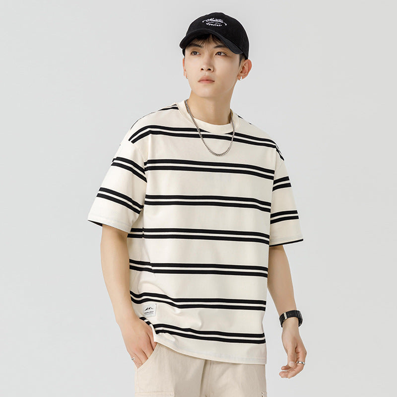 Black and white striped short sleeved T-shirt for men in spring and summer