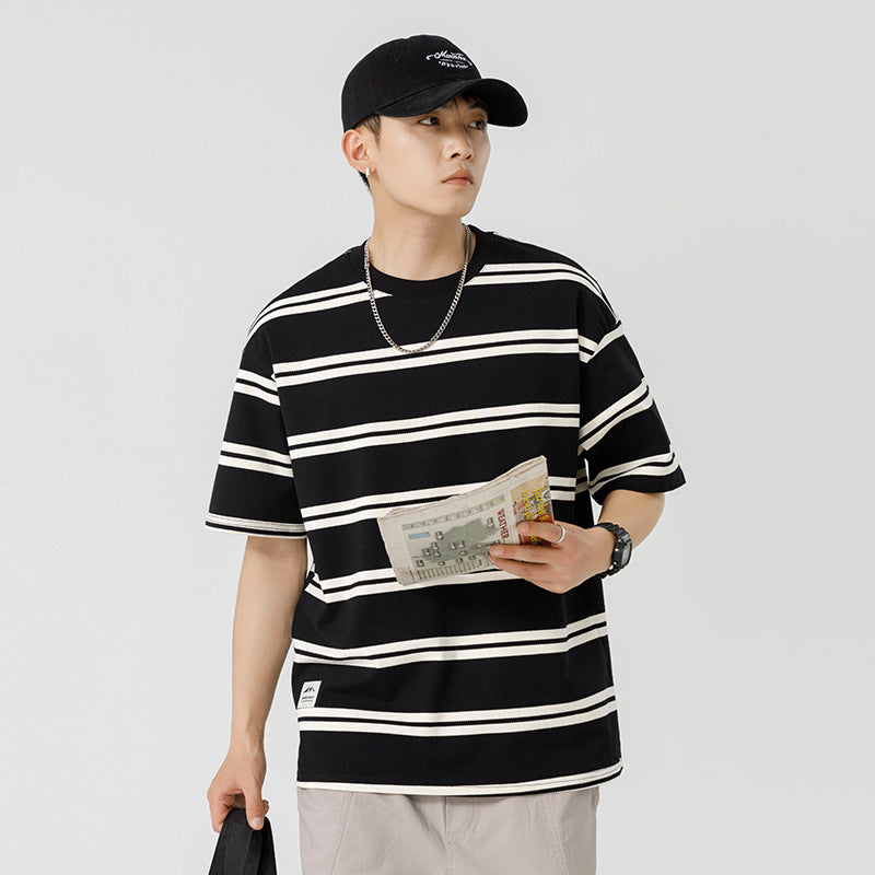 Black and white striped short sleeved T-shirt for men in spring and summer